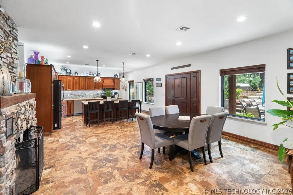 9094 Waters Edge Kingston, OK 73439