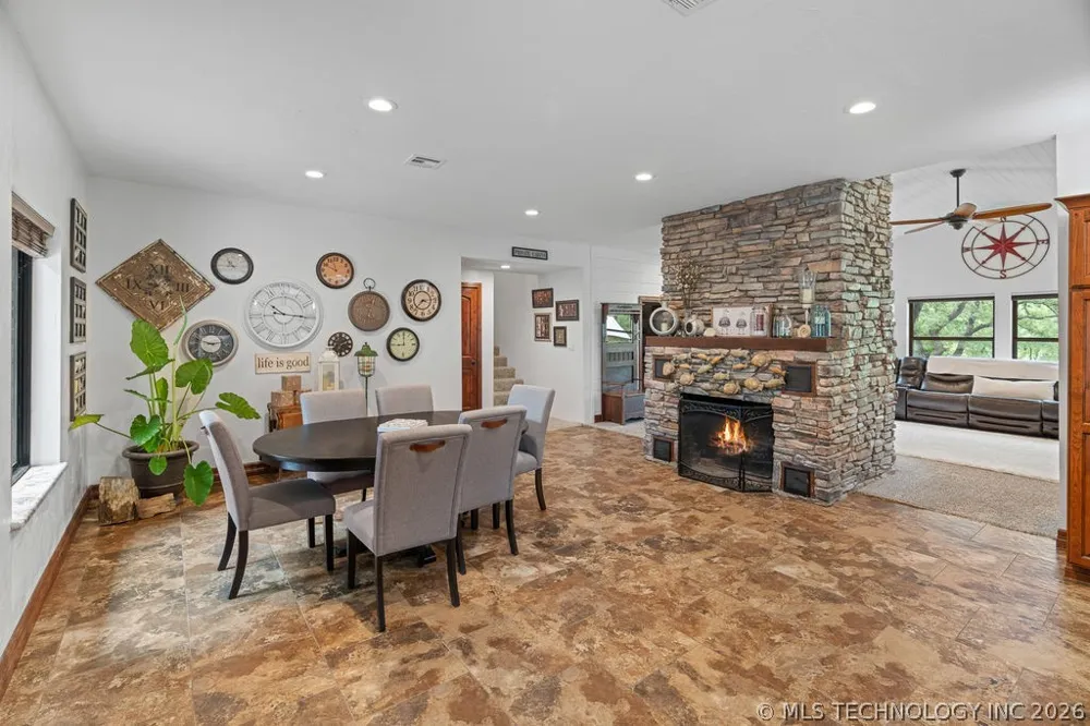 9094 Waters Edge Kingston, OK 73439