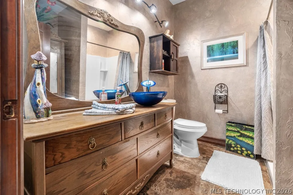 9094 Waters Edge Kingston, OK 73439