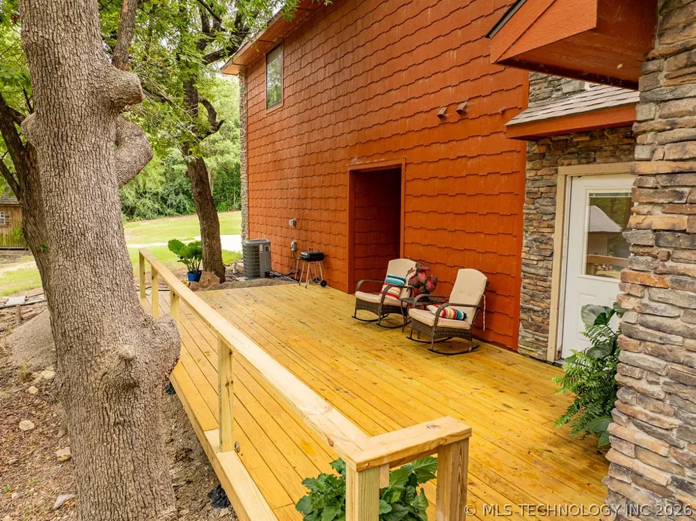 9094 Waters Edge Kingston, OK 73439