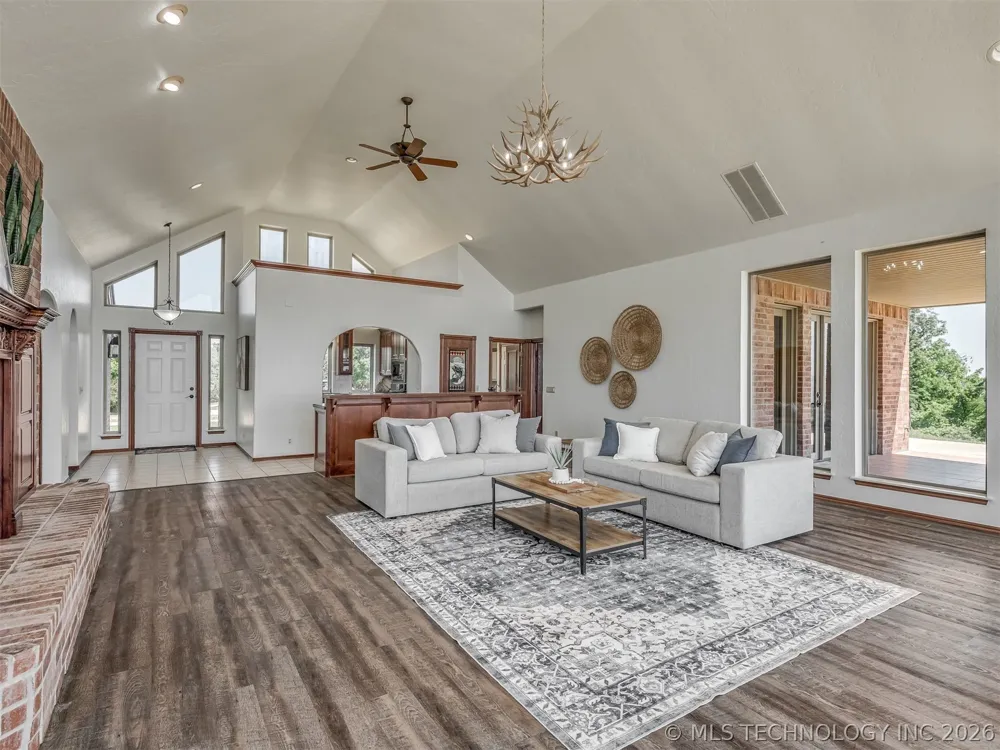 423310 E 1169 ROAD E Eufaula, OK 74432