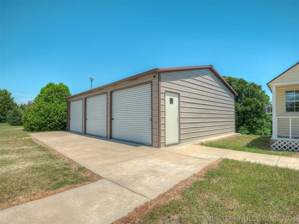 423310 E 1169 ROAD E Eufaula, OK 74432