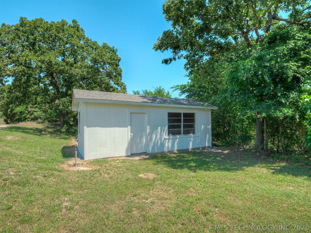 423310 E 1169 ROAD E Eufaula, OK 74432