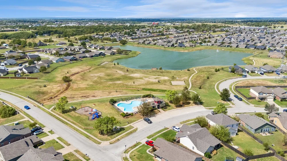 15305 E 110th Place Owasso, OK 74055