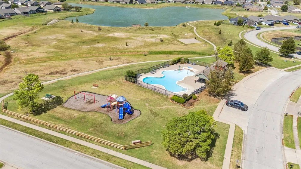 15305 E 110th Place Owasso, OK 74055