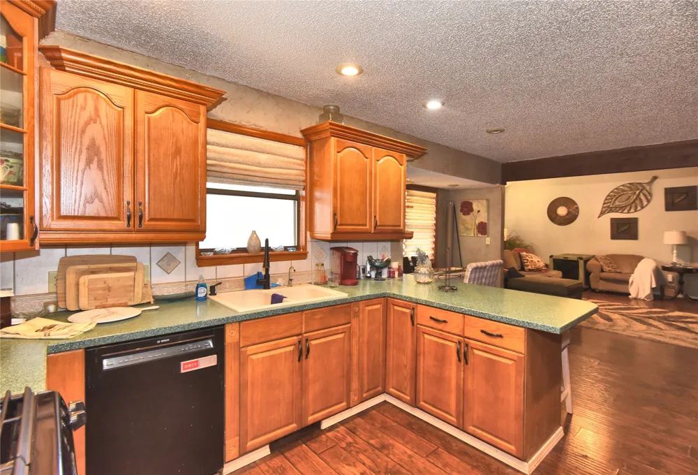 8809 174th EastAvenue Owasso, OK 74055