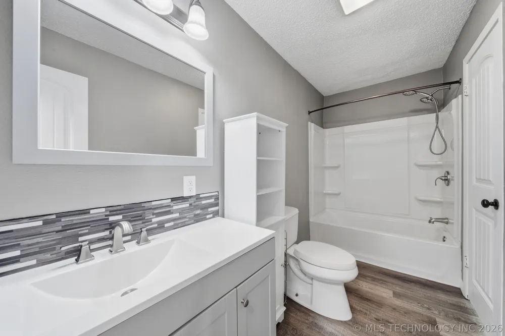 214 Hughes Street Morris, OK 74445