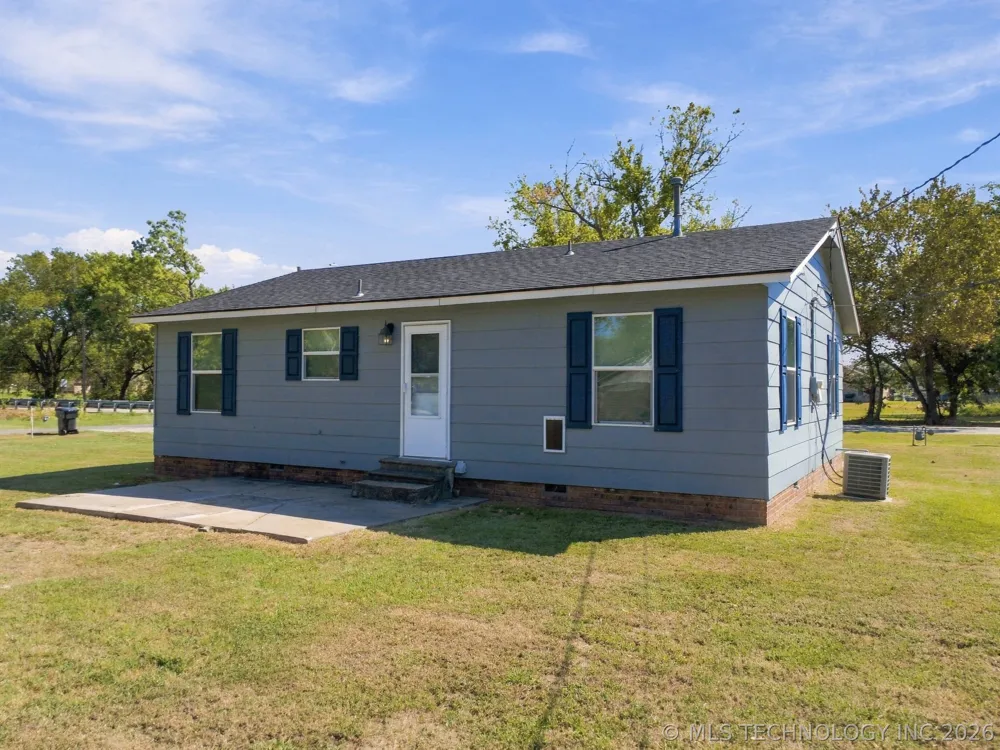 214 Hughes Street Morris, OK 74445