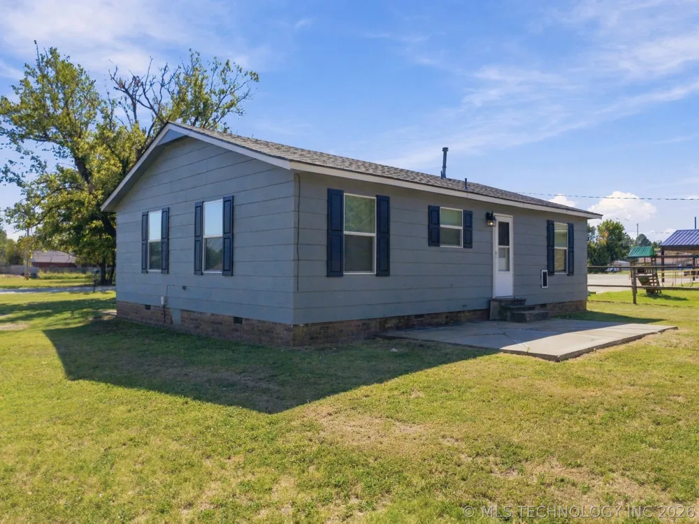 214 Hughes Street Morris, OK 74445