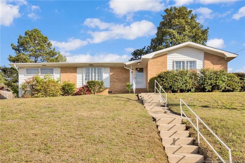 2702 Dartmouth Drive Fayetteville, NC 28304