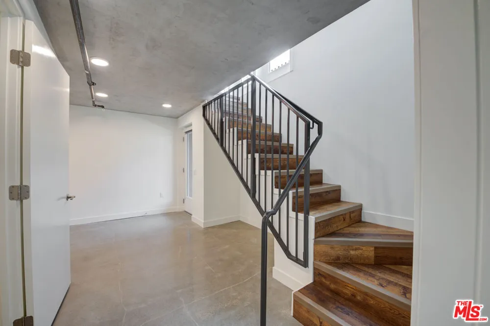 1250 Fairfax Avenue West Hollywood, CA 90046