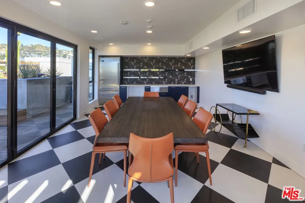 1250 Fairfax Avenue West Hollywood, CA 90046