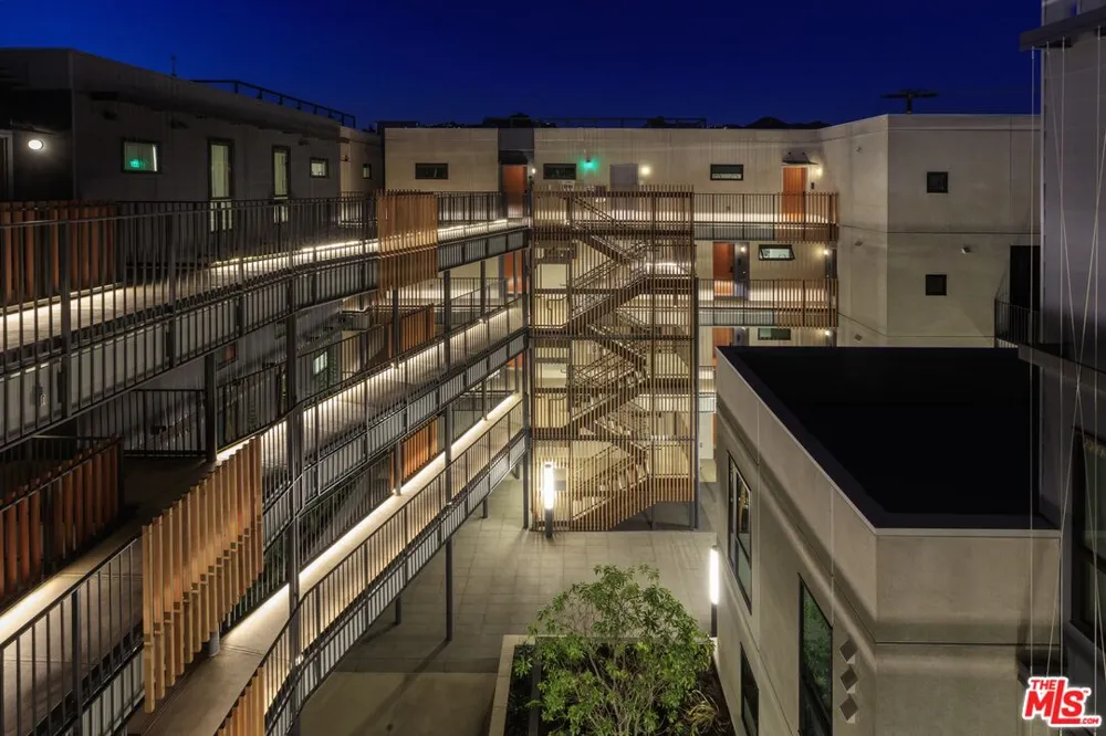 1250 Fairfax Avenue West Hollywood, CA 90046