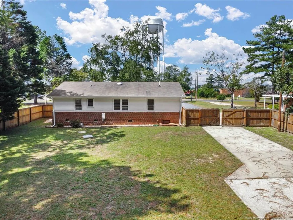 1708 Poplar Street Aberdeen, NC 28315