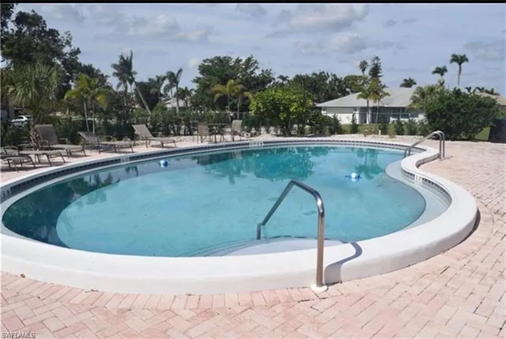 4 Watercolor Way #4 Naples, FL 34113