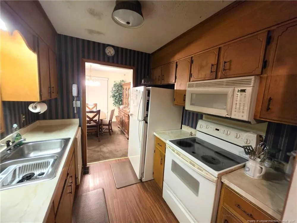 556 Glensford Drive Fayetteville, NC 28314