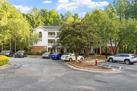 2800 Trailwood Pines Lane #102