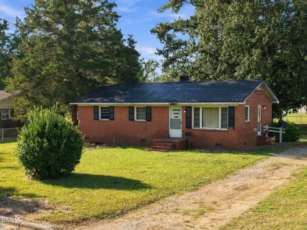 302 E 17th Street Scotland Neck, NC 27874