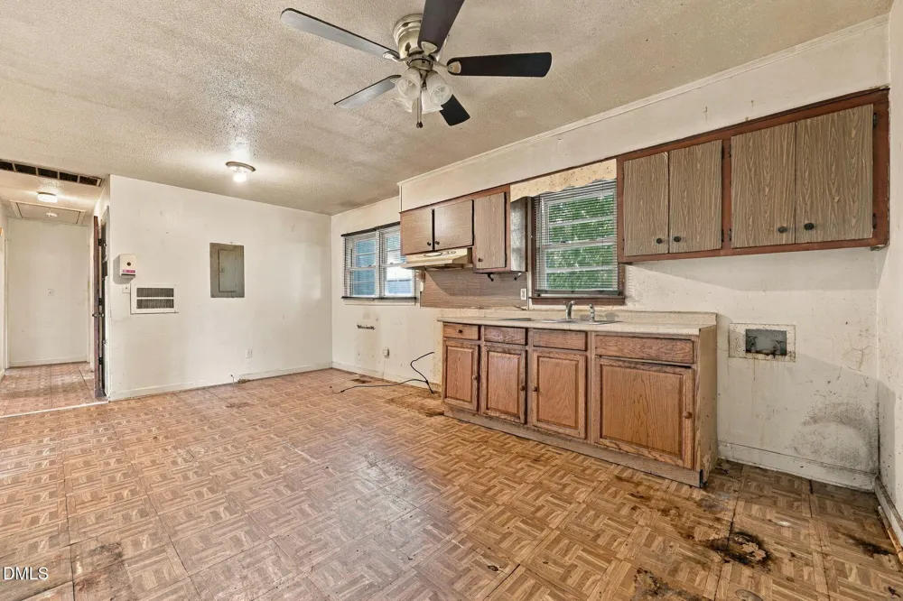 302 E 17th Street Scotland Neck, NC 27874