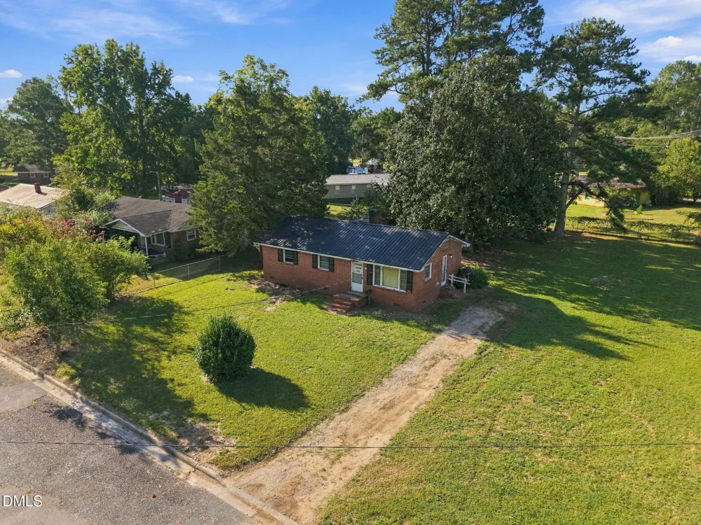 302 E 17th Street Scotland Neck, NC 27874
