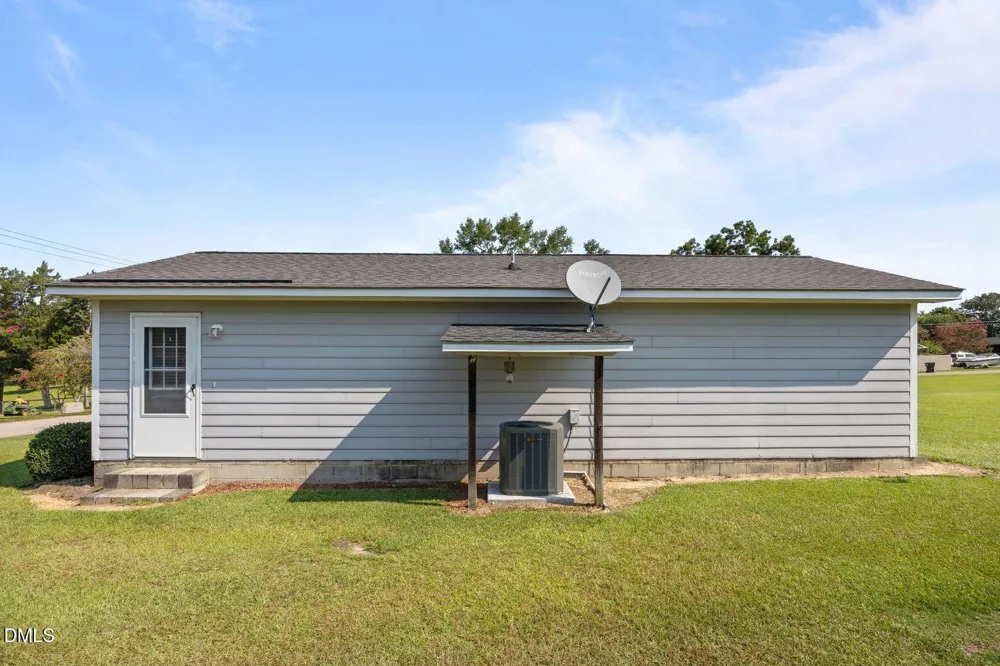 145 S Patterson Street Coats, NC 27521