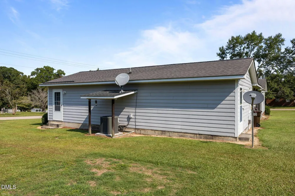 145 S Patterson Street Coats, NC 27521