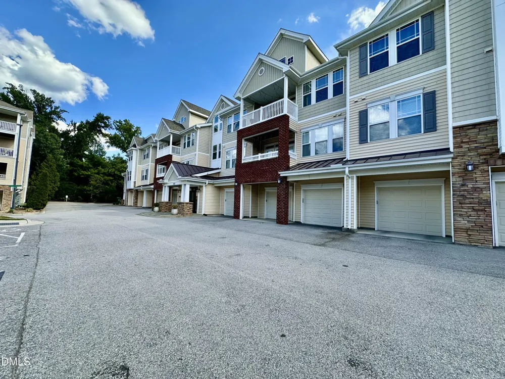 2810 Bedford Avenue #305 Raleigh, NC 27607