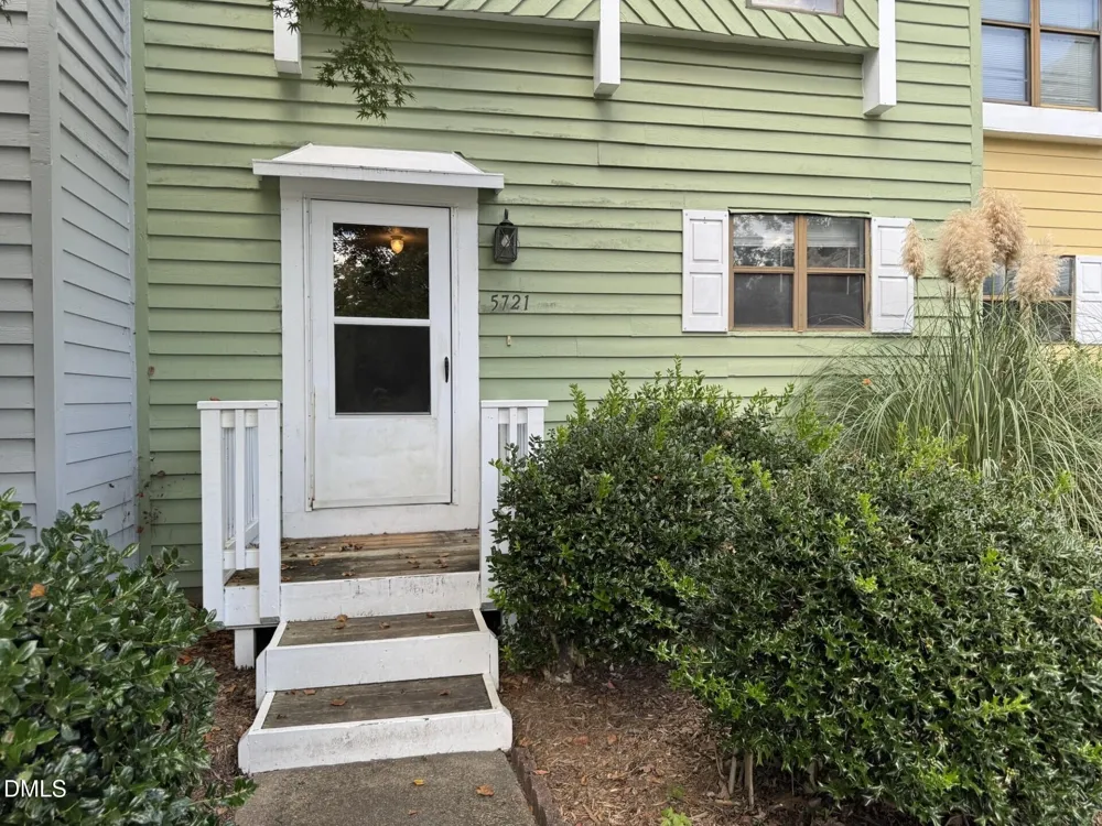 5721 Pool Side Drive Raleigh, NC 27612