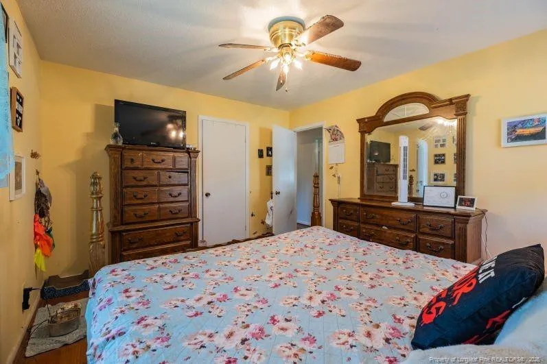 5215 Foxfire Road Fayetteville, NC 28303