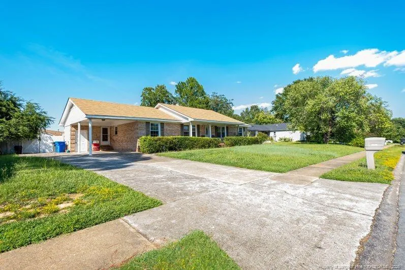 5215 Foxfire Road Fayetteville, NC 28303