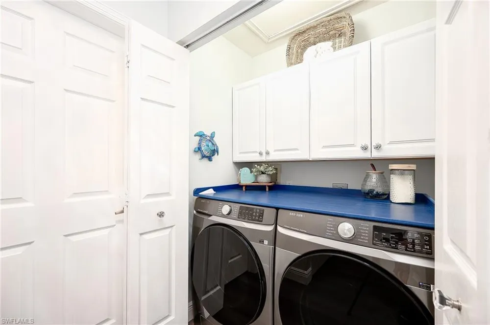 2460 Old Groves Road #E-201 Naples, FL 34109