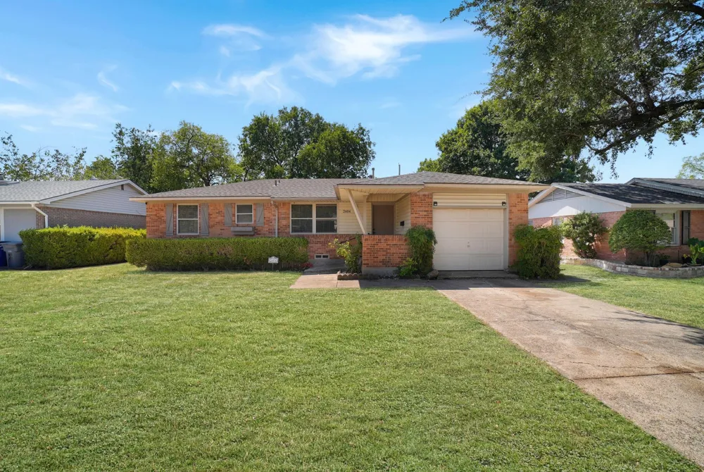 2604 Globe Avenue Dallas, TX 75228