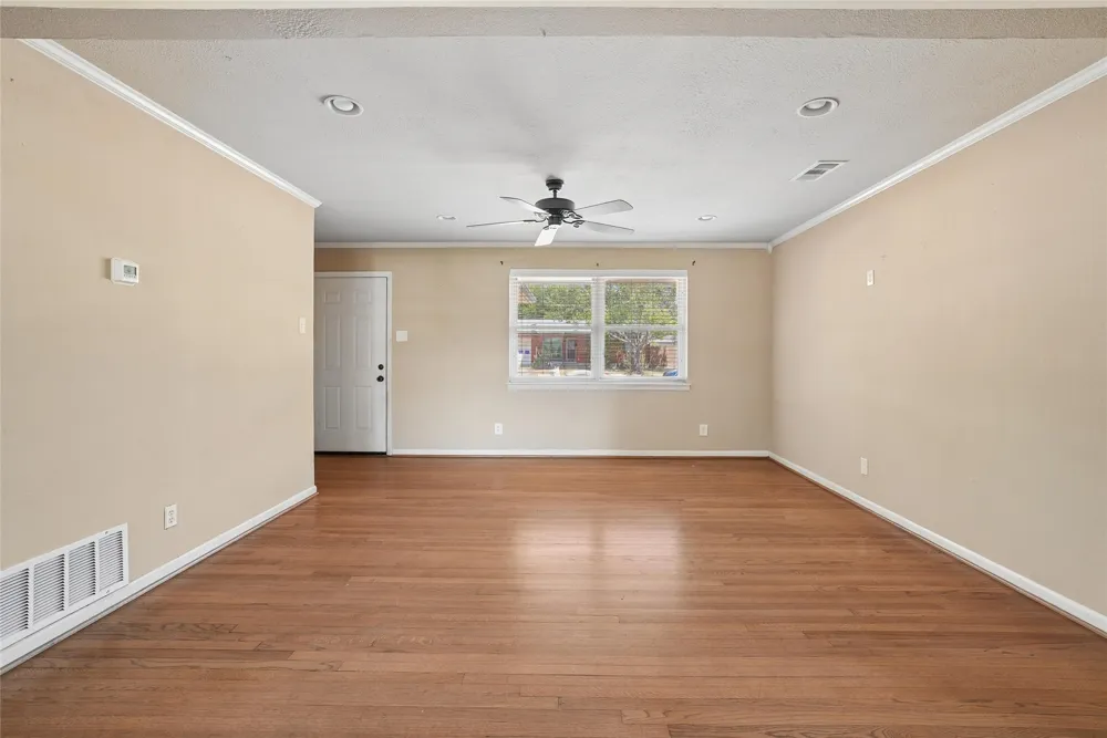 2604 Globe Avenue Dallas, TX 75228