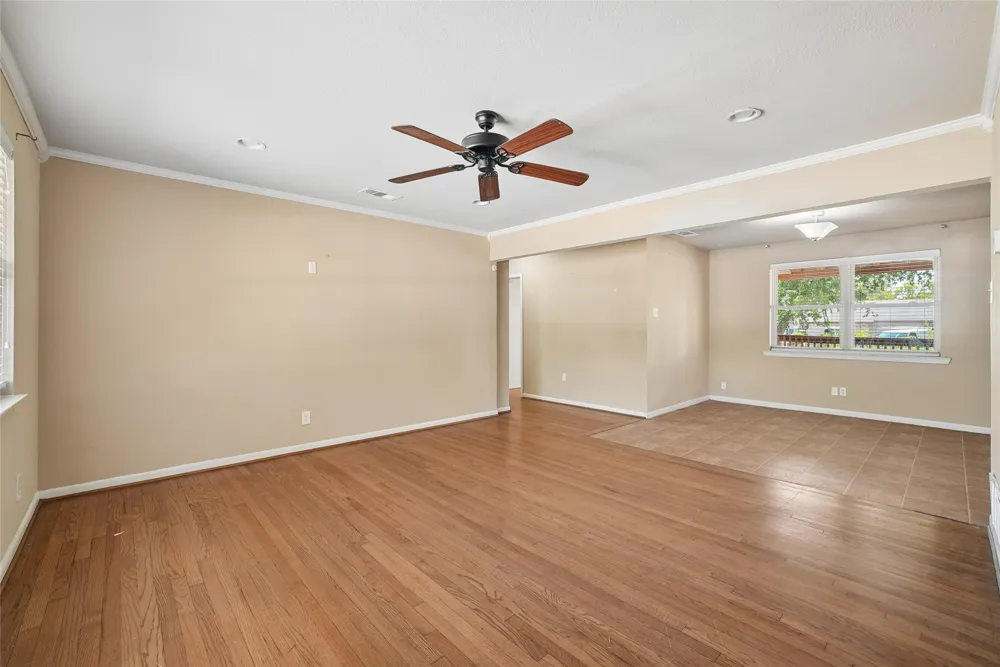 2604 Globe Avenue Dallas, TX 75228