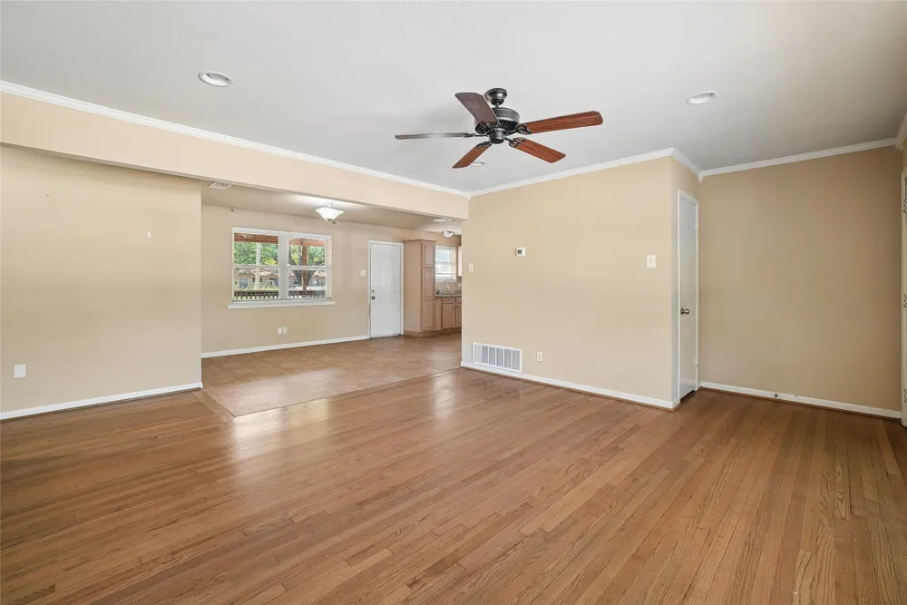 2604 Globe Avenue Dallas, TX 75228