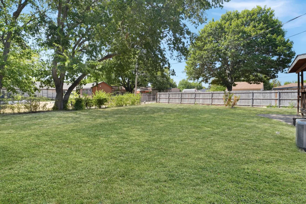 2604 Globe Avenue Dallas, TX 75228