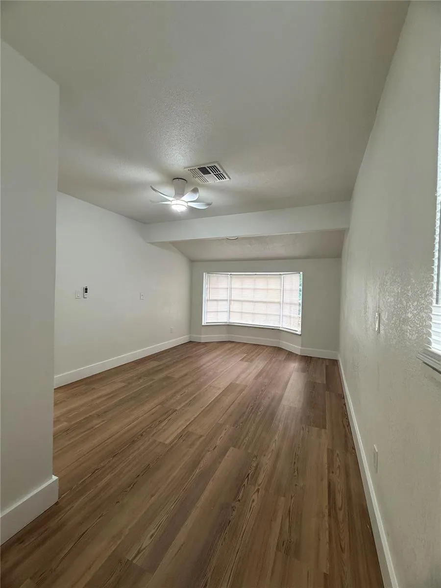 6810 OAKDALE DRIVE Tampa, FL 33610