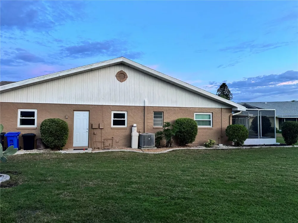 1008 YELLOWBIRD PLACE Sun City Center, FL 33573