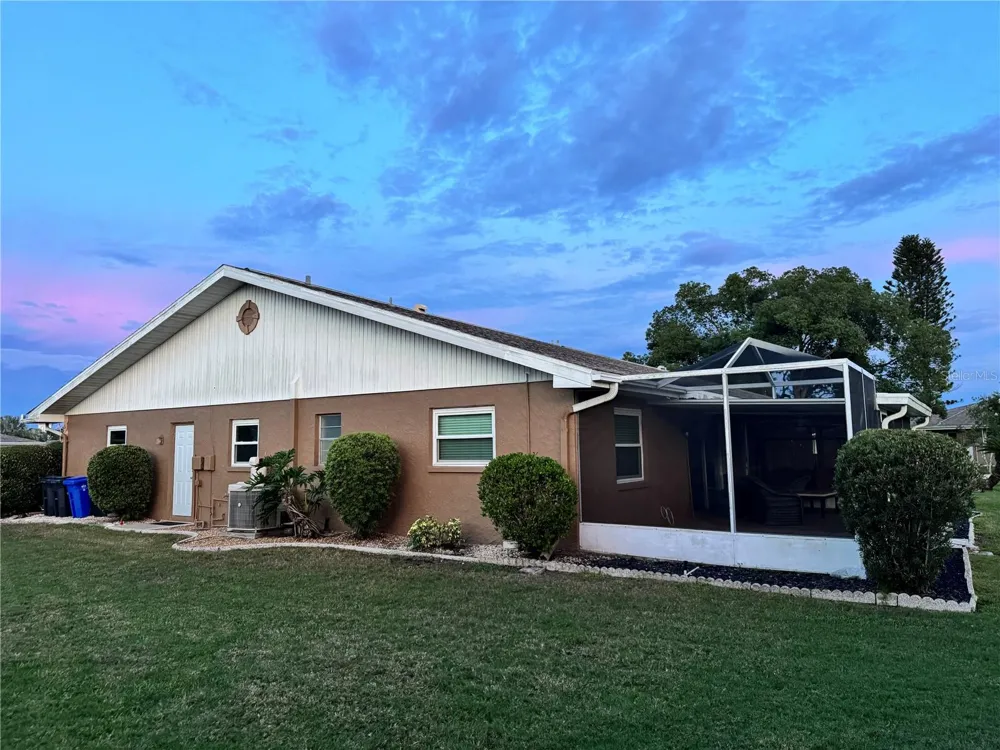 1008 YELLOWBIRD PLACE Sun City Center, FL 33573