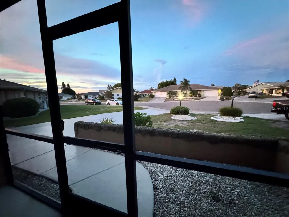1008 YELLOWBIRD PLACE Sun City Center, FL 33573