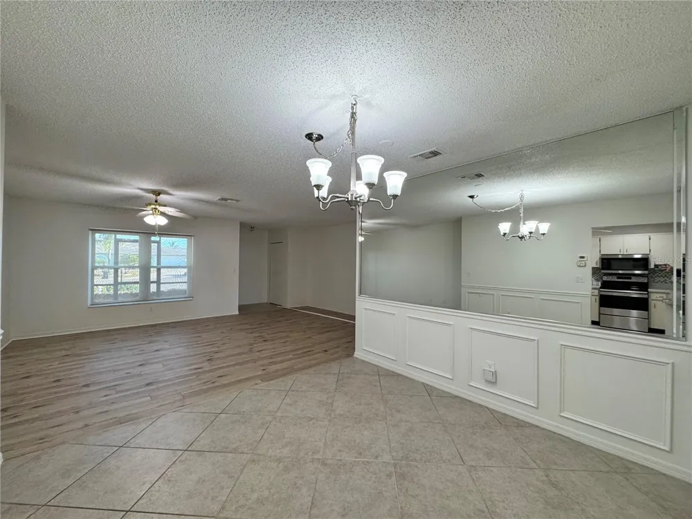 1008 YELLOWBIRD PLACE Sun City Center, FL 33573