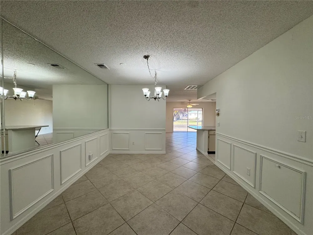 1008 YELLOWBIRD PLACE Sun City Center, FL 33573