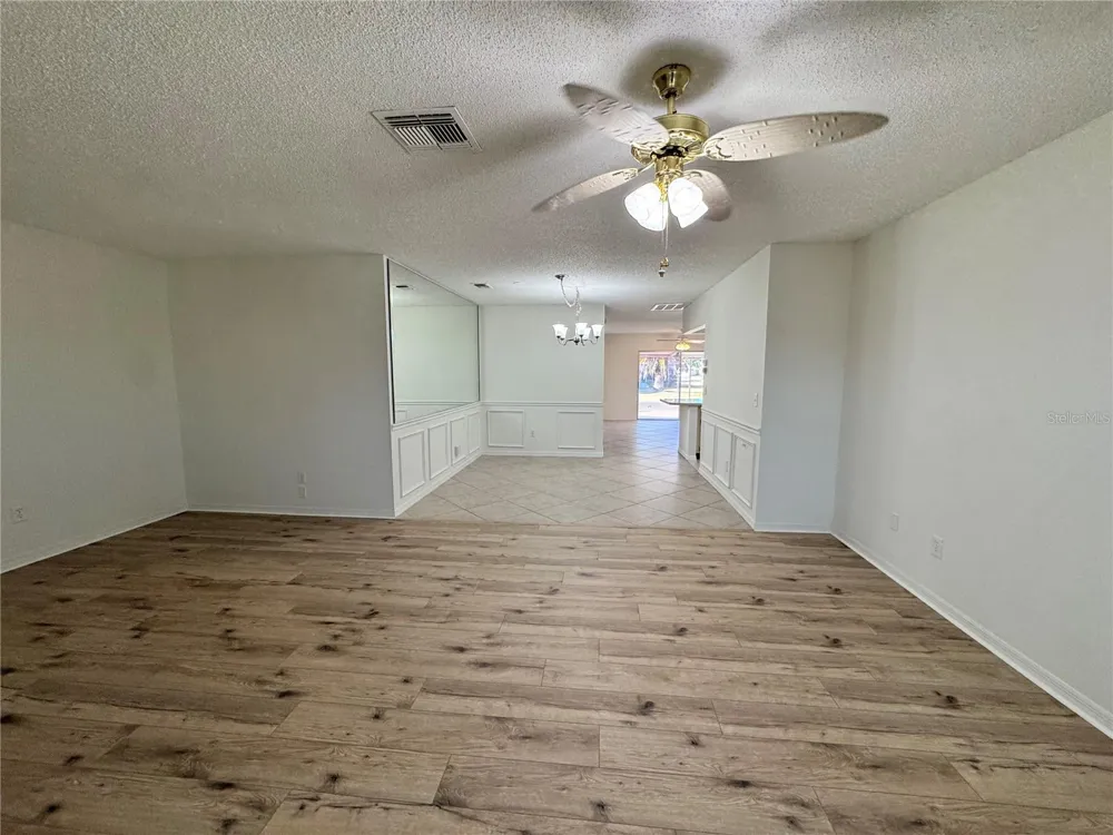1008 YELLOWBIRD PLACE Sun City Center, FL 33573