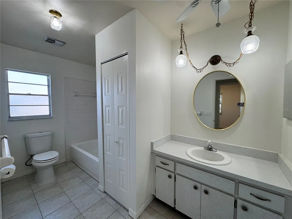 1008 YELLOWBIRD PLACE Sun City Center, FL 33573