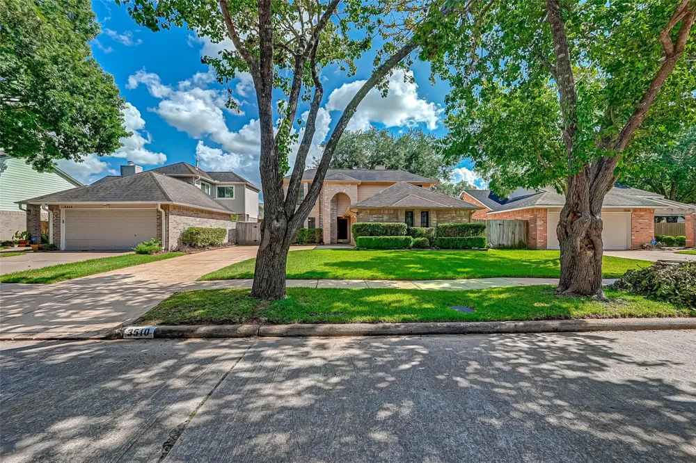 3510 Greenwood Dr Drive Sugar Land, TX 77478