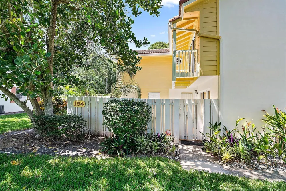 154 Seabreeze Circle Jupiter, FL 33477