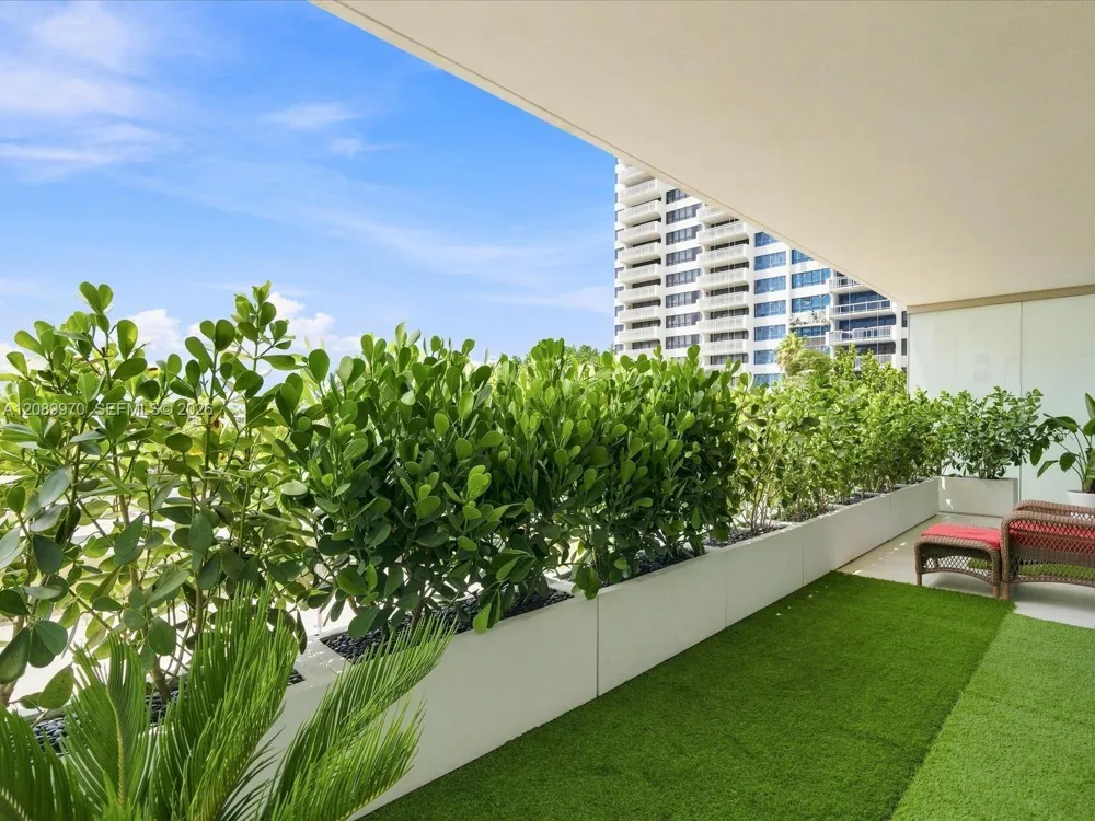 10203 Collins Ave #304 Bal Harbour, FL 33154