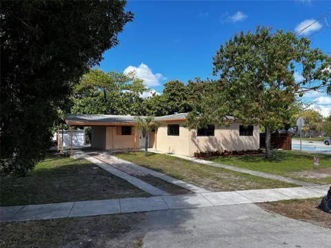 285 NE 43RD STREET