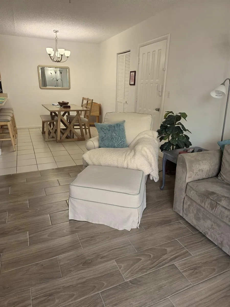 3402 Gardens E Drive #14A Palm Beach Gardens, FL 33410