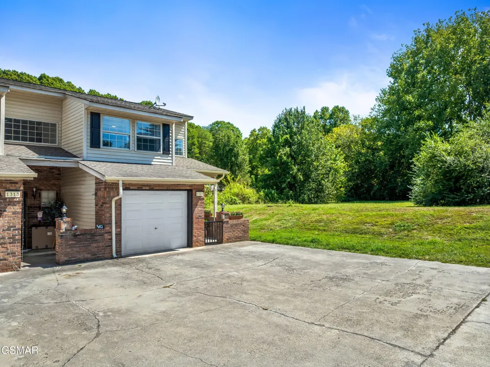 1315 Mountain Meadows Way #8 Sevierville, TN 37862